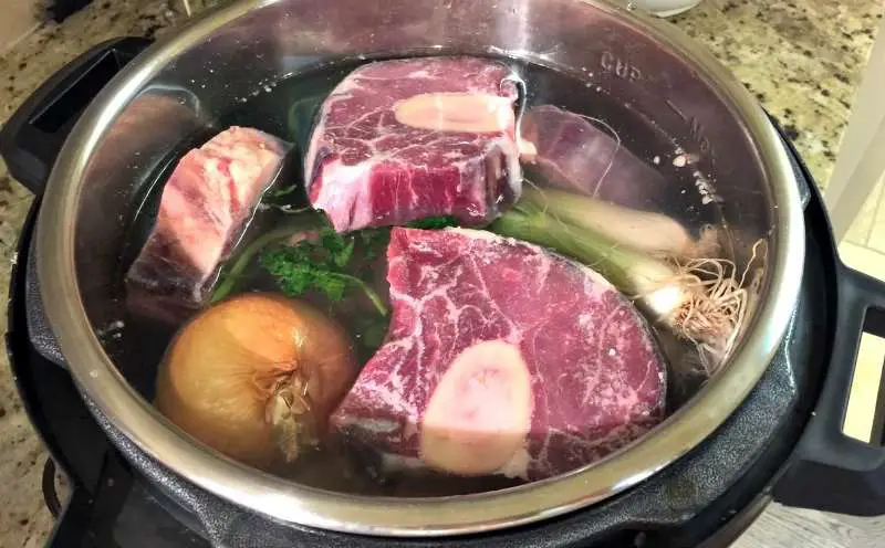 5 Benefits of Bone Broth and How to Make it in an Instant ...