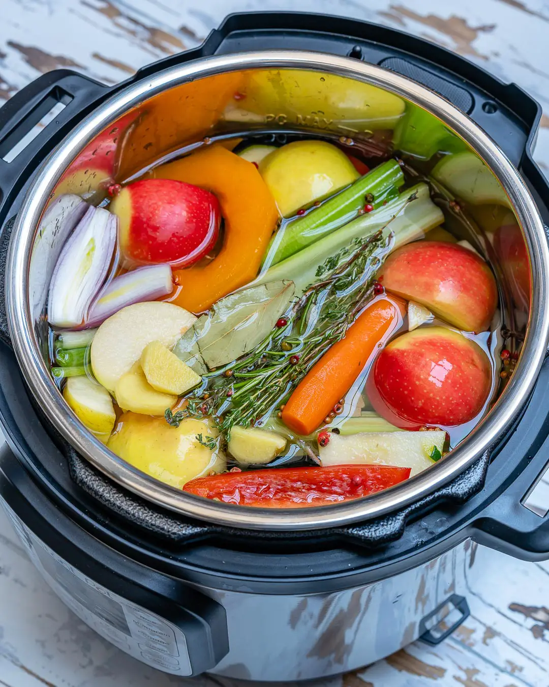 CleanFoodCrush Instant Pot Veggie Broth to Detox and Lower Inflammation ...