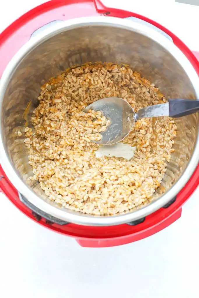 How to Cook Farro (Instant Pot and Stovetop Directions ...