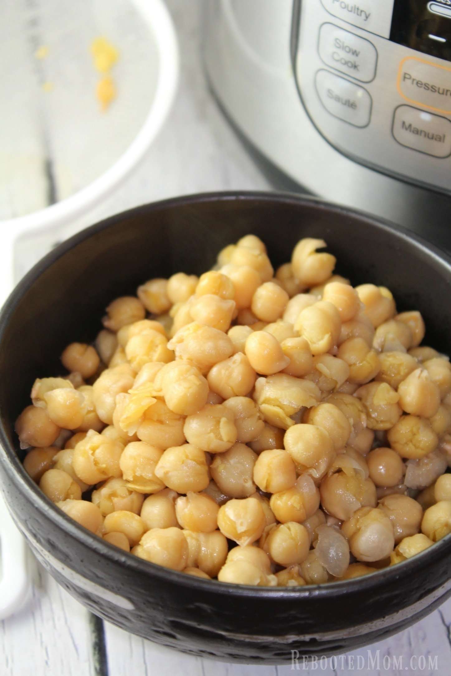 How to Cook Garbanzo Beans (Chickpeas) in the Instant Pot ...