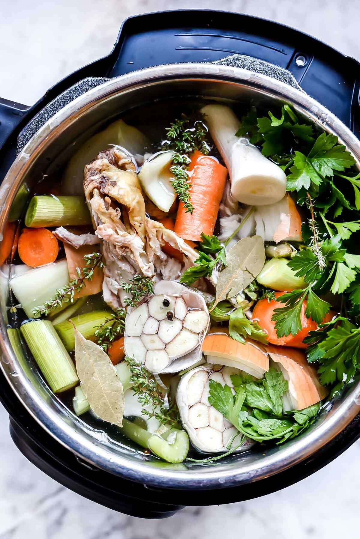 How to Make Homemade Chicken Stock and Broth in the ...
