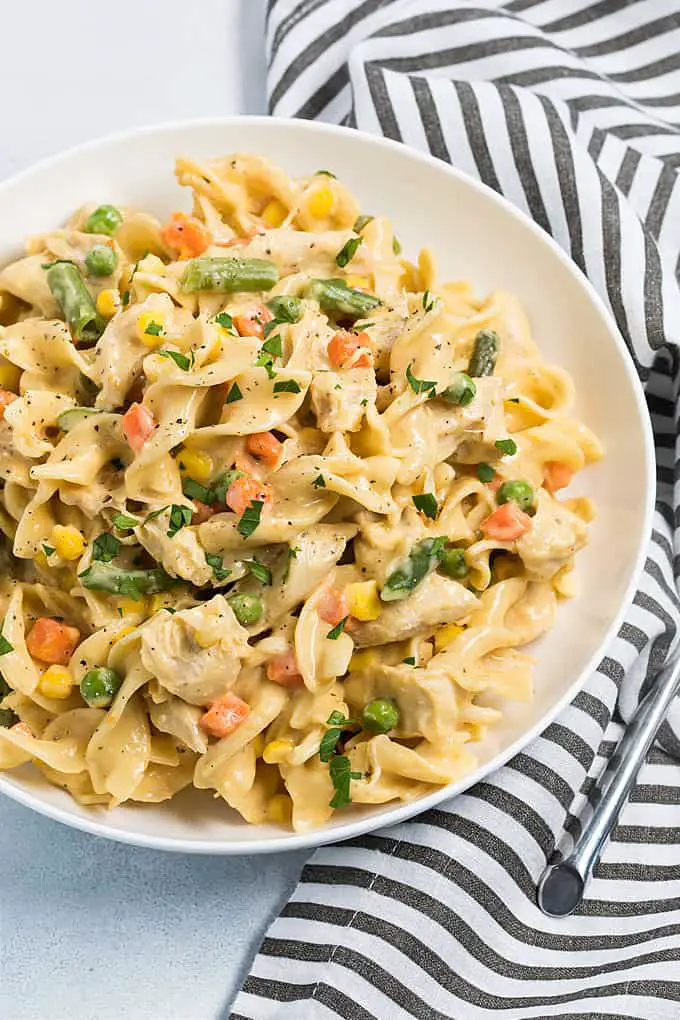 Instant Pot Cheesy Chicken, Noodles and Vegetables