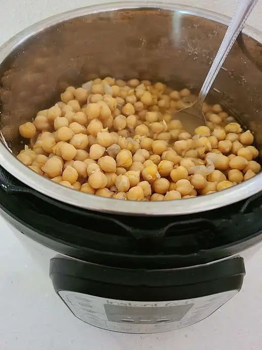 Instant Pot Chickpeas with Soaked or Dry Chickpeas