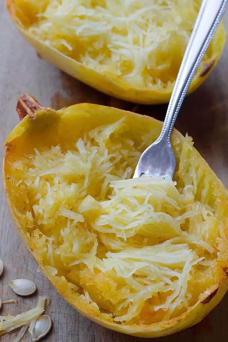 Instant Pot Spaghetti Squash with Meat Sauce â Eatwell101