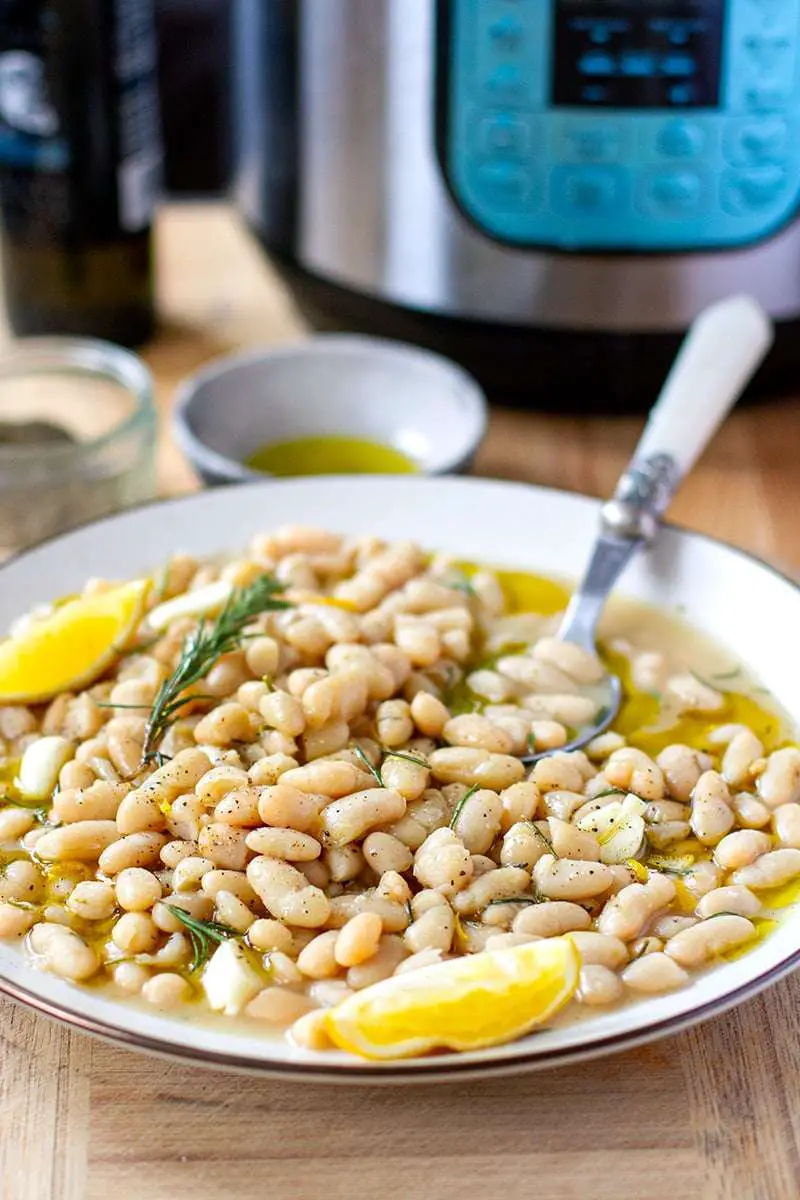 Instant Pot White Beans With Rosemary &  Garlic (Vegan ...